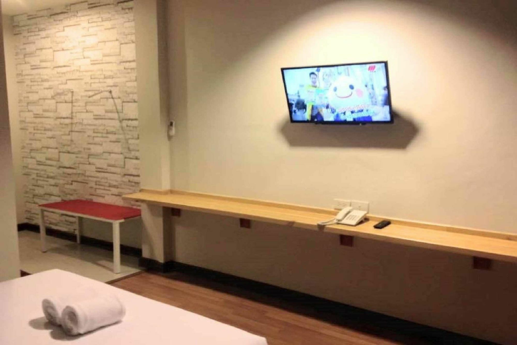 The Zell Hotel Buriram Ngoại thất bức ảnh