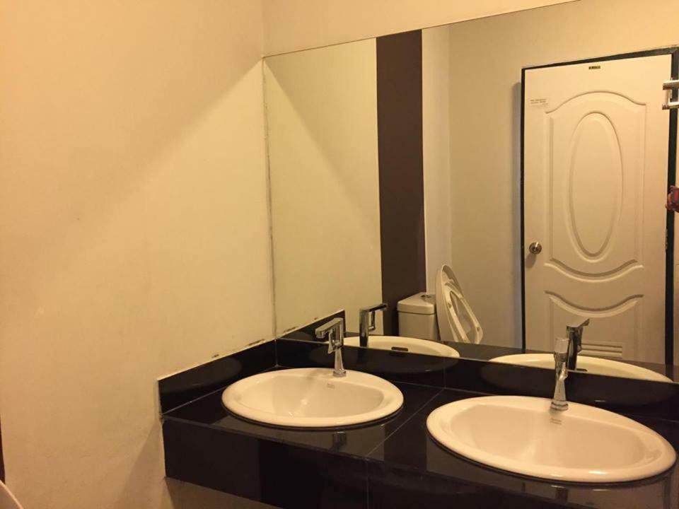 The Zell Hotel Buriram Ngoại thất bức ảnh