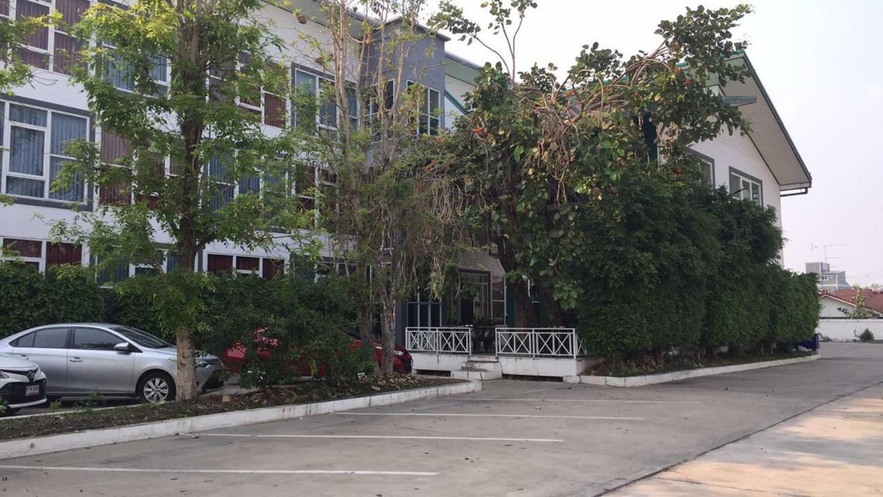 The Zell Hotel Buriram Ngoại thất bức ảnh