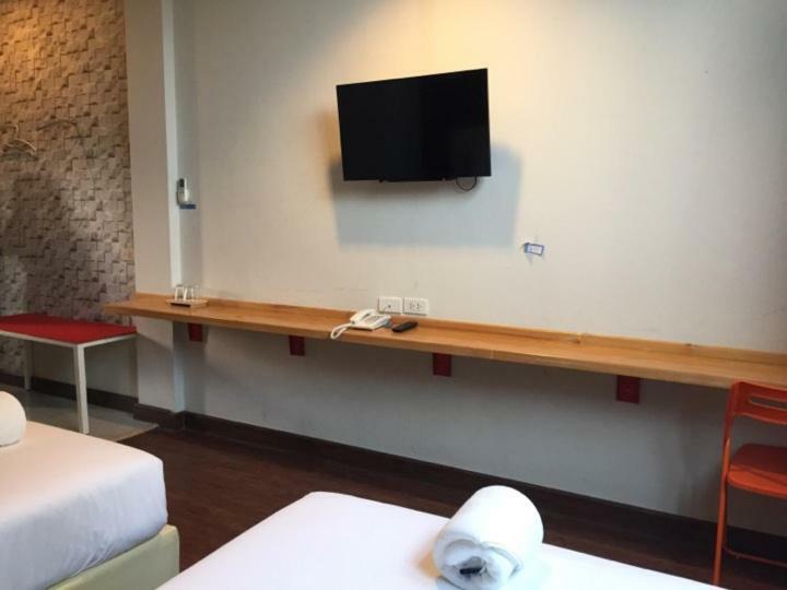 The Zell Hotel Buriram Ngoại thất bức ảnh